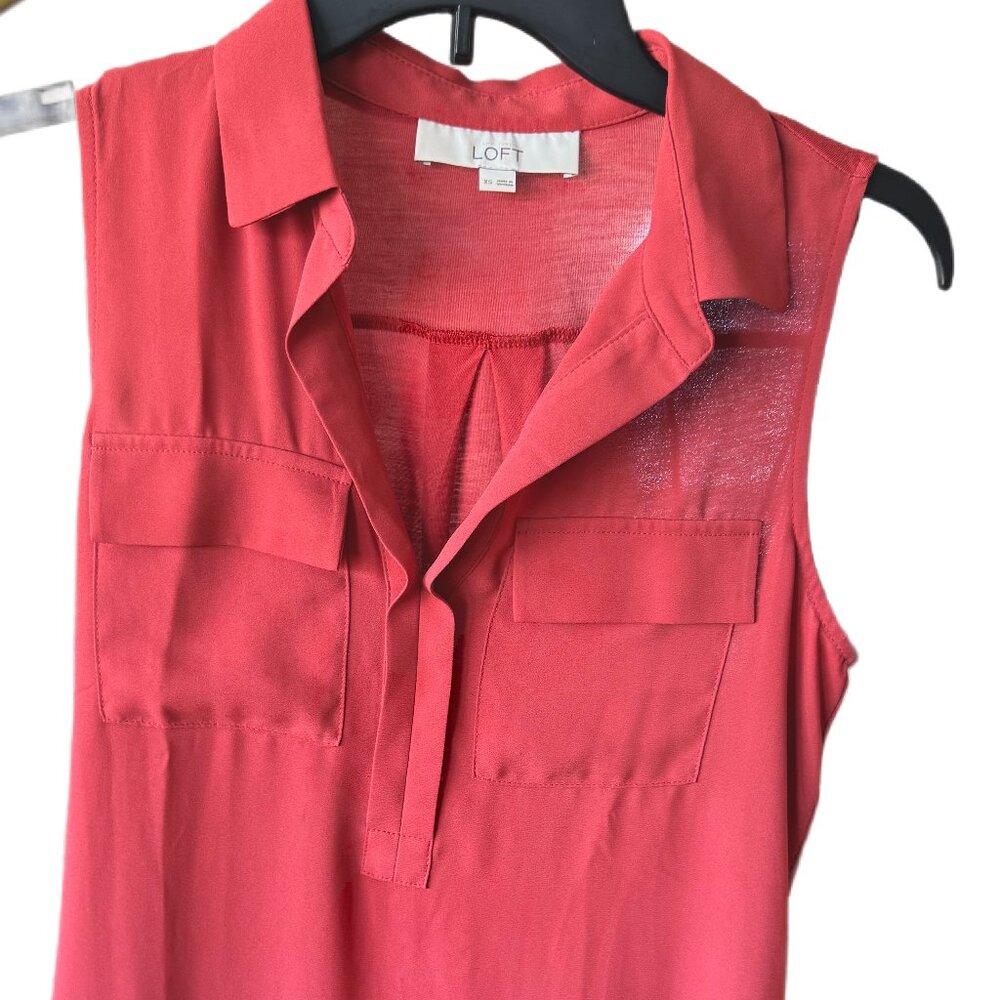 Beautiful coral color silk Loft collared tank top- size x small